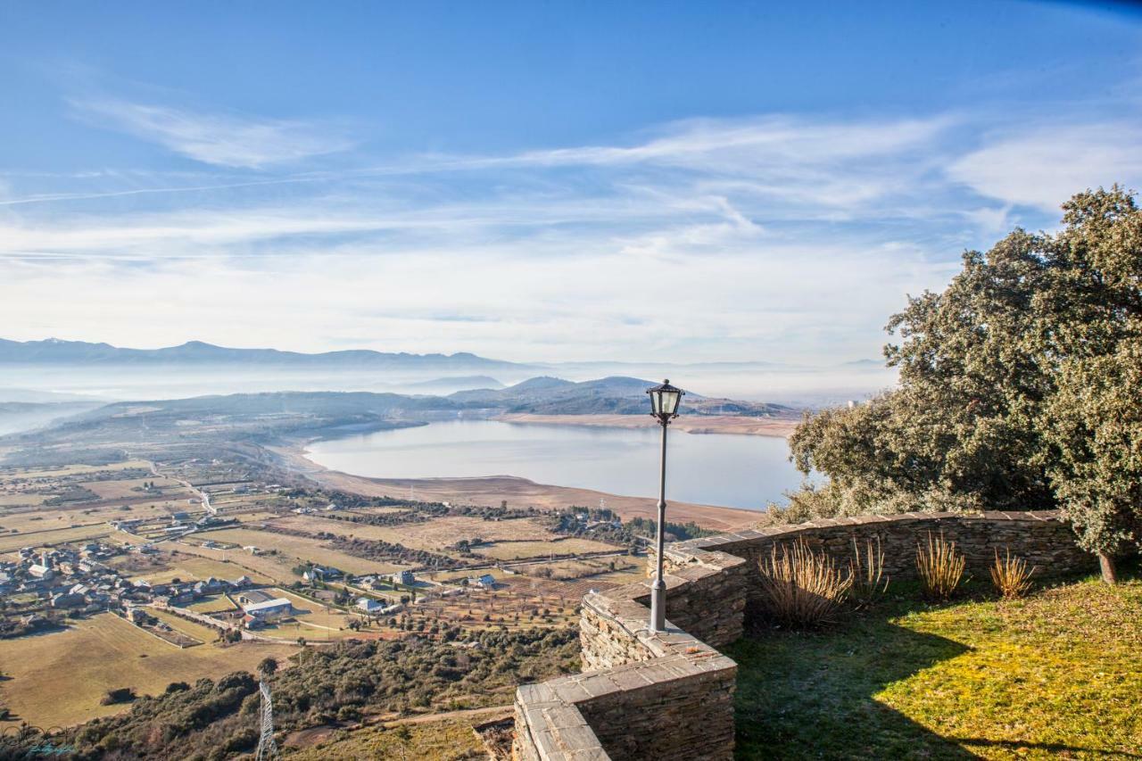 The Rock Suites & Spa Congosto Esterno foto