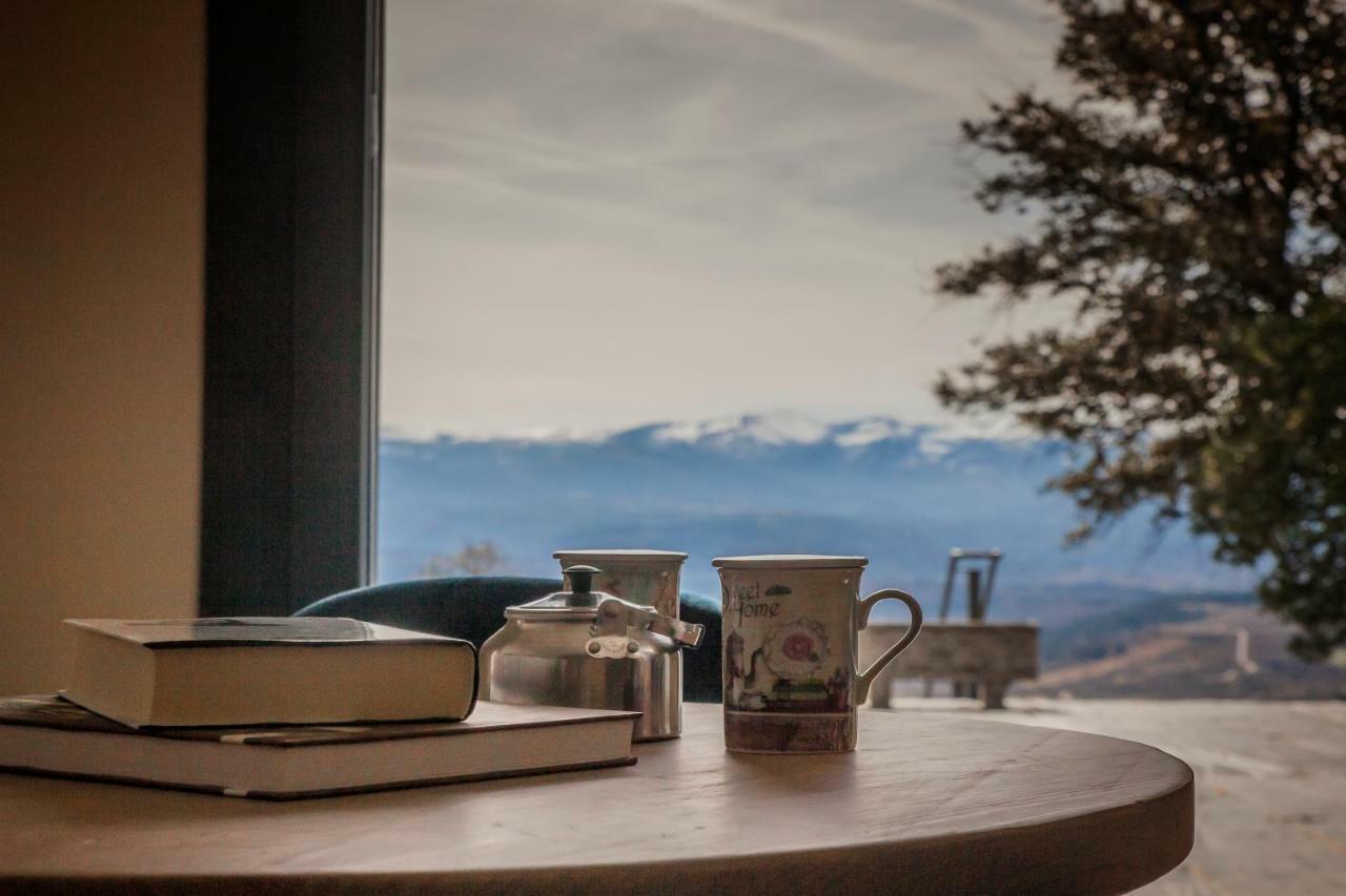 The Rock Suites & Spa Congosto Esterno foto