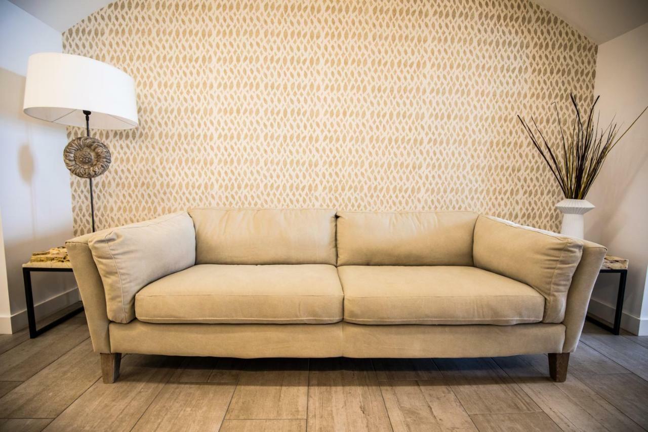 The Rock Suites & Spa Congosto Esterno foto