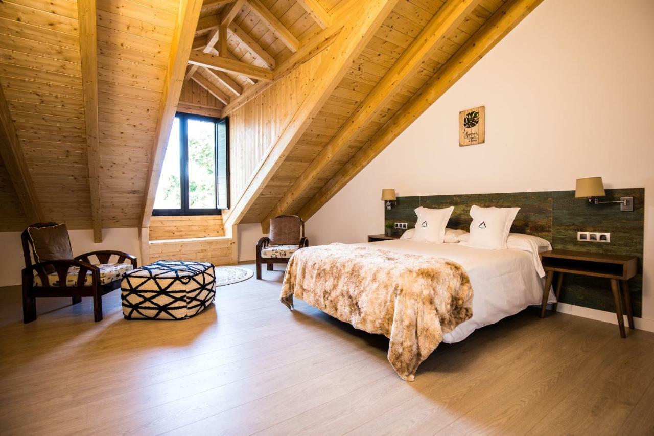 The Rock Suites & Spa Congosto Esterno foto