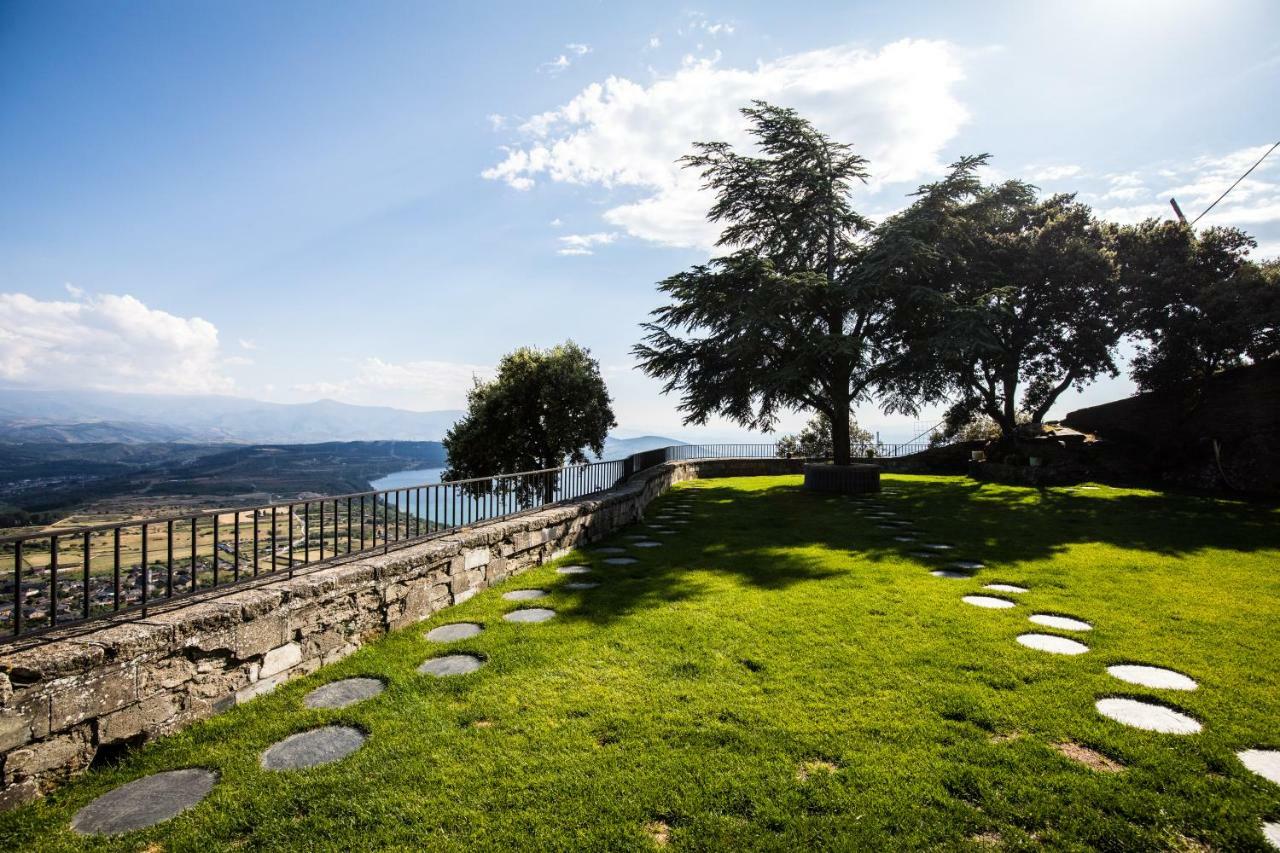 The Rock Suites & Spa Congosto Esterno foto