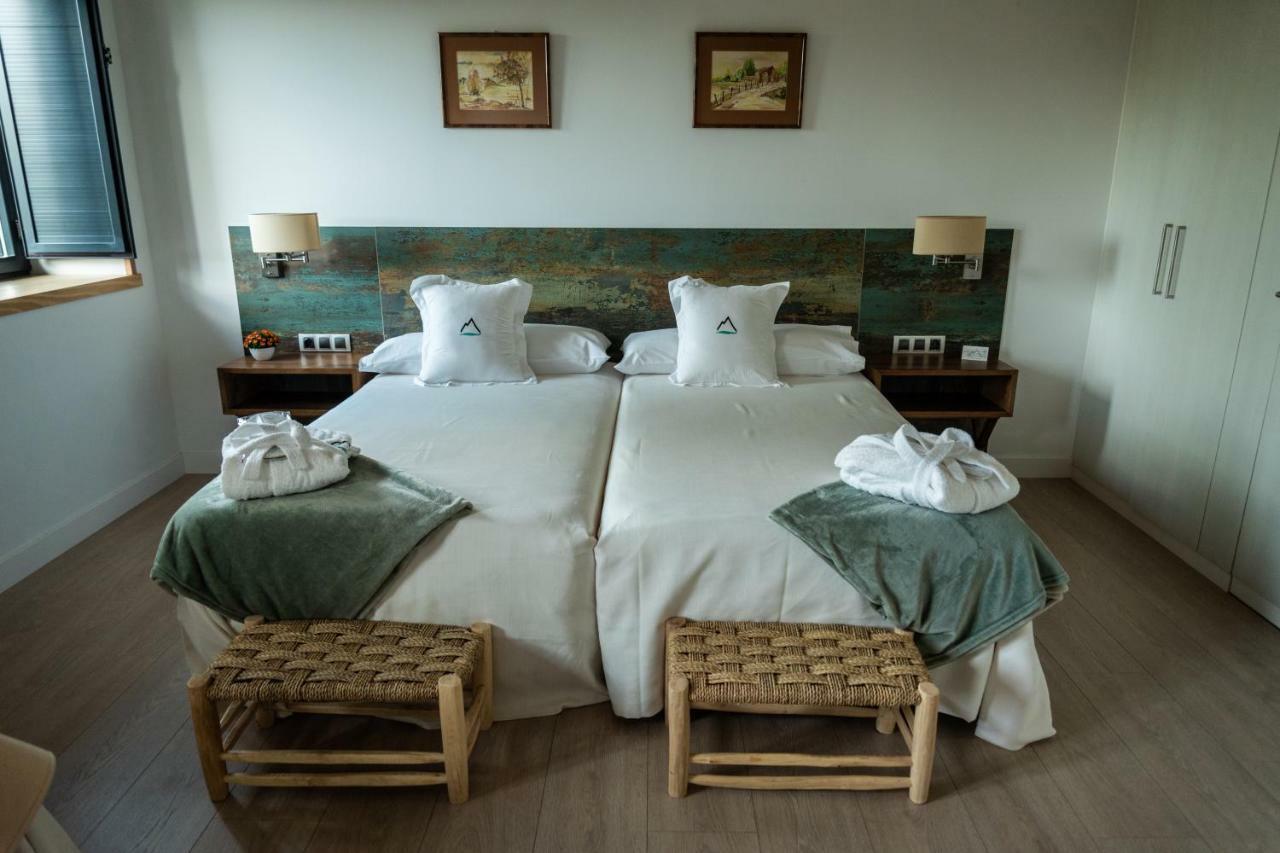 The Rock Suites & Spa Congosto Esterno foto